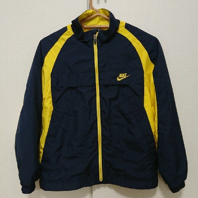 NIKE(ナイキ)の【値下げ】NIKE 140 薄手 アウター キッズ/ベビー/マタニティのキッズ服男の子用(90cm~)(ジャケット/上着)の商品写真