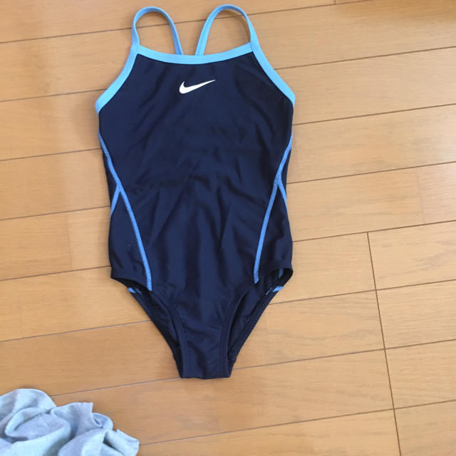 NIKE(ナイキ)のナイキ　水着　120センチ キッズ/ベビー/マタニティのキッズ服女の子用(90cm~)(水着)の商品写真