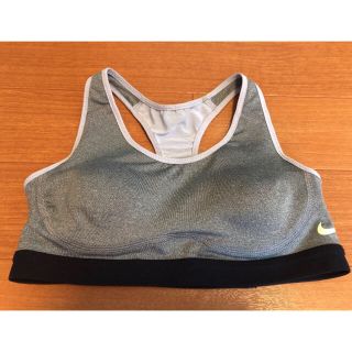 ナイキ(NIKE)の【NIKE  DRY-FIT  スポーツブラ  XS】(トレーニング用品)