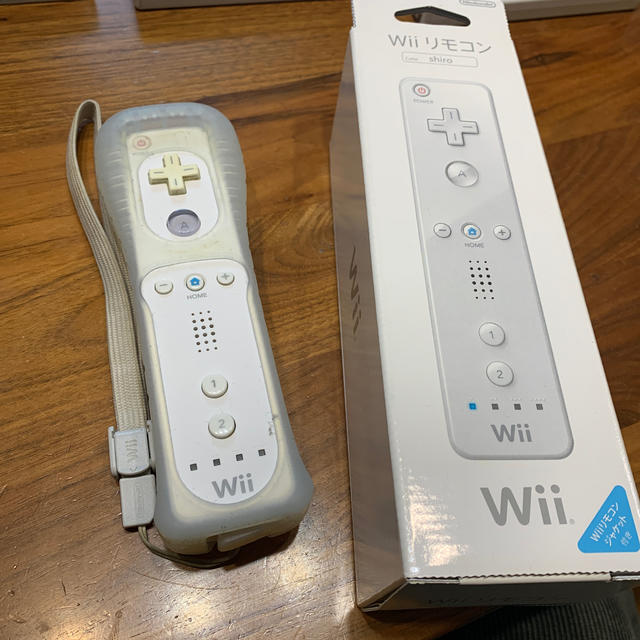 任天堂(ニンテンドウ)のWii リモコン　白 エンタメ/ホビーのエンタメ その他(その他)の商品写真