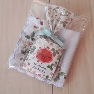 ウェッジウッド(WEDGWOOD)の【専用】ハンカチ&紅茶(ハンカチ)