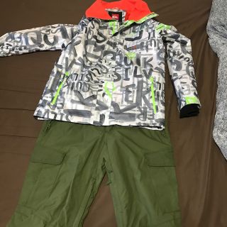 クイックシルバー(QUIKSILVER)のスノーボードウェア2点セット(QUIKSILVER)サイズ(174～180)(ウエア/装備)