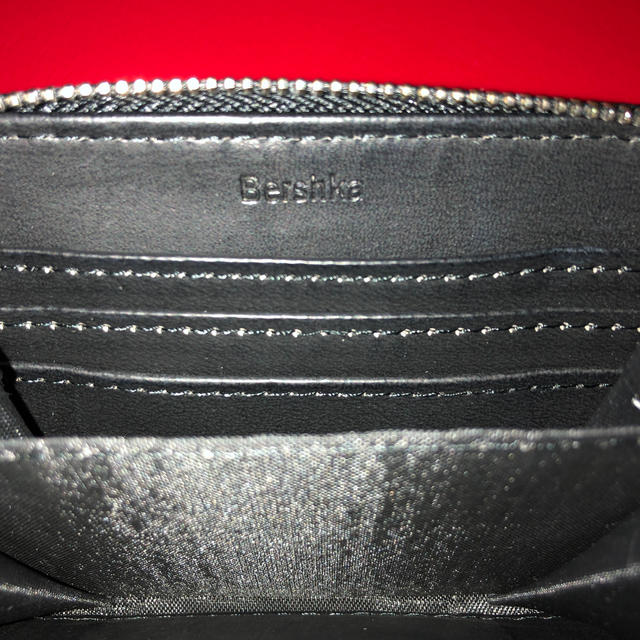 Bershka(ベルシュカ)のBershka 財布 レディースのファッション小物(財布)の商品写真