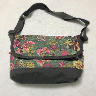 グレゴリー(Gregory)のGregoryグレゴリー　キックバックショルダー　花柄　新品(ショルダーバッグ)