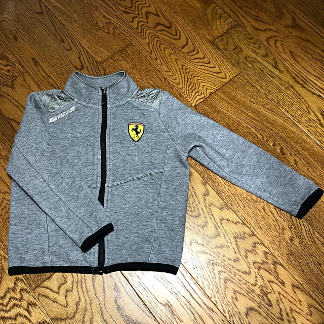 Ferrari(フェラーリ)のフェラーリ　パーカー　アウター キッズ/ベビー/マタニティのキッズ服男の子用(90cm~)(ジャケット/上着)の商品写真