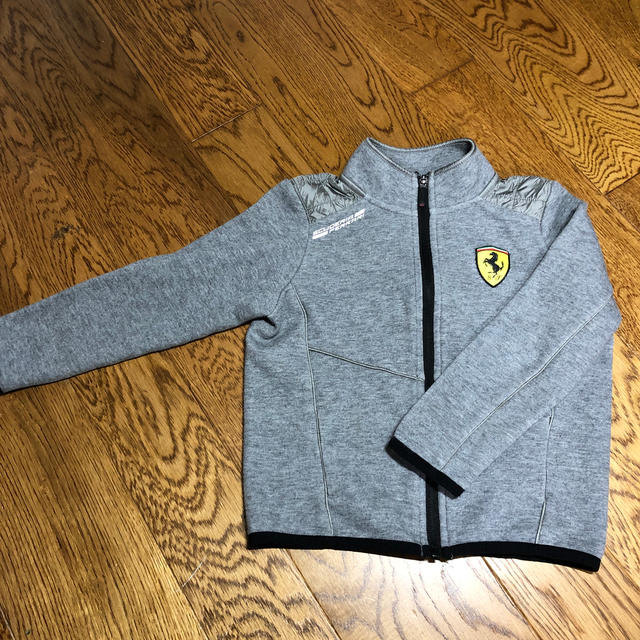 Ferrari(フェラーリ)のフェラーリ　パーカー　アウター キッズ/ベビー/マタニティのキッズ服男の子用(90cm~)(ジャケット/上着)の商品写真