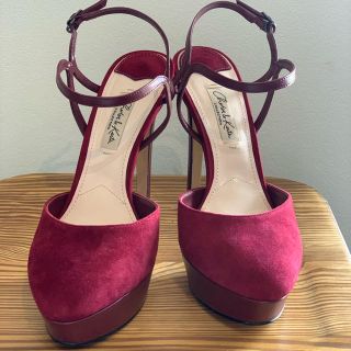 チャールズアンドキース(Charles and Keith)のチャールス&キース　ボルドーカラーストラップパンプス(ハイヒール/パンプス)