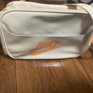 ナイキ(NIKE)のナイキエナメルバッグ(ボストンバッグ)