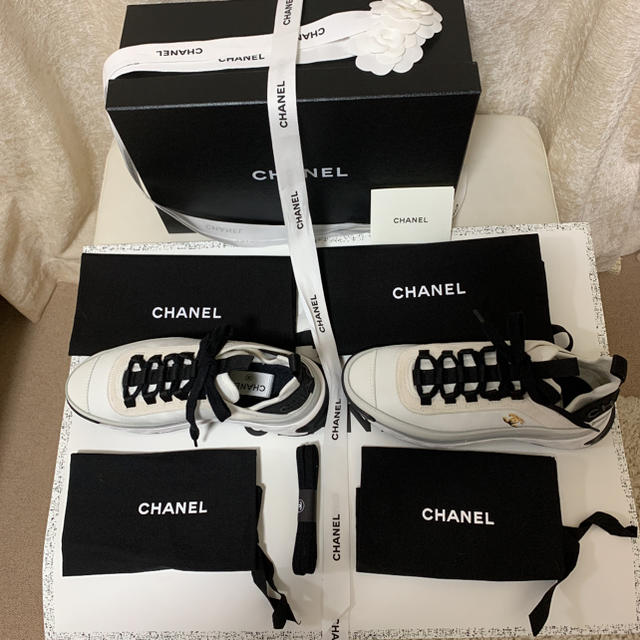 CHANEL(シャネル)のシャネル　スニーカー最新作　CCクルーズ2020 メンズの靴/シューズ(スニーカー)の商品写真