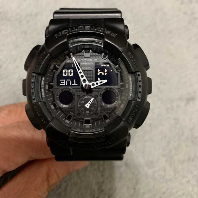 G-SHOCK(ジーショック)のGA-100-1A1JF CASIO カシオ G-SHOCK　 メンズの時計(腕時計(デジタル))の商品写真