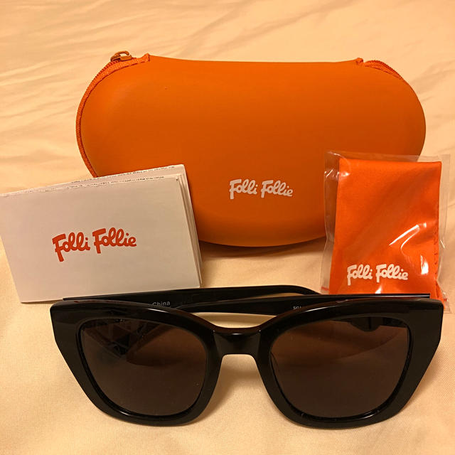 Folli Follie(フォリフォリ)の【中古・再再値下品】フォリフォリ　サングラス レディースのファッション小物(サングラス/メガネ)の商品写真