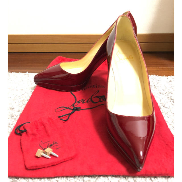 Christian Louboutin(クリスチャンルブタン)の新品未使用★クリスチャンルブタン★エナメルハイヒールパンプス赤ワインレッド レディースの靴/シューズ(ハイヒール/パンプス)の商品写真