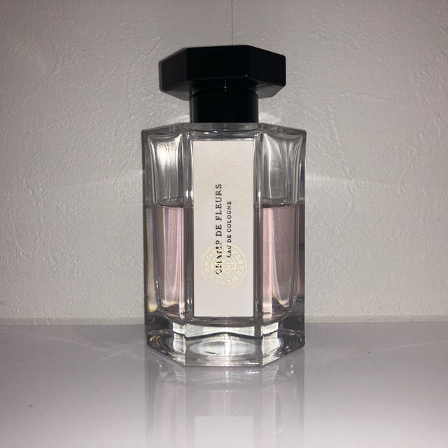 L'Artisan Parfumeur(ラルチザンパフューム)の【値下げ】ラルチザン　シャン ド フルール オーデコロン コスメ/美容の香水(香水(女性用))の商品写真