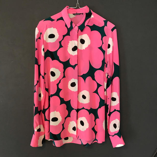 marimekko(マリメッコ)のUnikko Silk Blouse ☔︎ PAVOT レディースのトップス(シャツ/ブラウス(長袖/七分))の商品写真