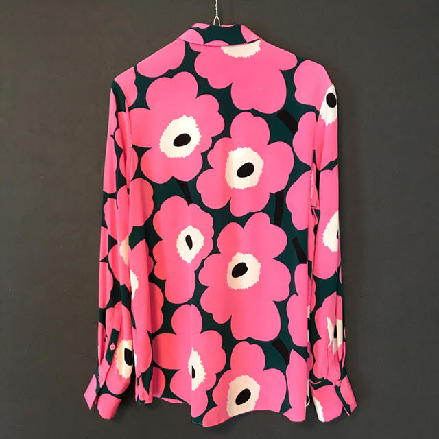 marimekko(マリメッコ)のUnikko Silk Blouse ☔︎ PAVOT レディースのトップス(シャツ/ブラウス(長袖/七分))の商品写真