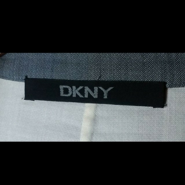 DKNY(ダナキャランニューヨーク)のDKNY   春夏　裏地アリ　早春にピッタリ！　状態良好 メンズのジャケット/アウター(テーラードジャケット)の商品写真