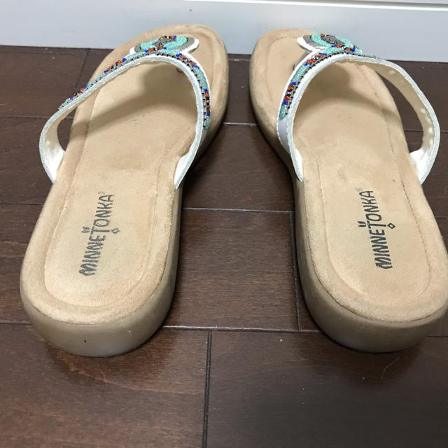 Minnetonka(ミネトンカ)のMINNETONKA ミネトンカ　サンダル　コンチョとビーズが可愛いused美品 レディースの靴/シューズ(サンダル)の商品写真