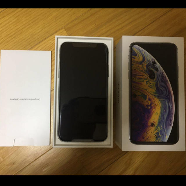 iPhone Xs Silver 64 GB docomo