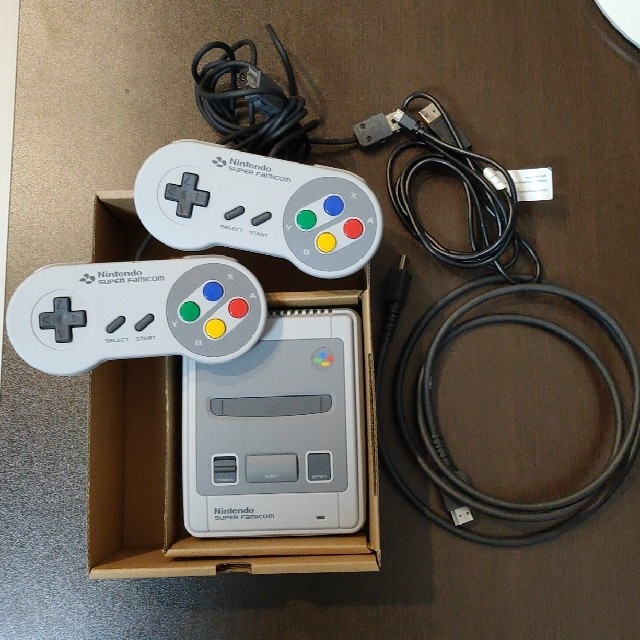 スーパーファミコン(スーパーファミコン)のスーパーファミコン　ニンテンドークラシックミニ エンタメ/ホビーのゲームソフト/ゲーム機本体(家庭用ゲーム機本体)の商品写真