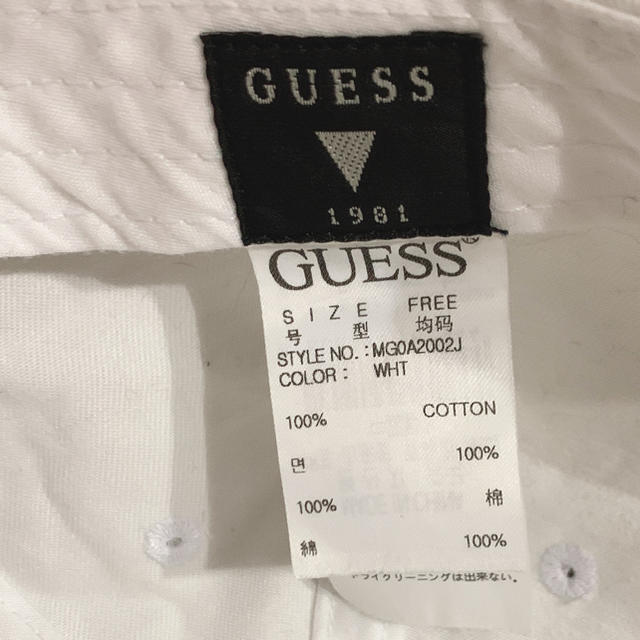 GUESS(ゲス)のguessローキャップ レディースの帽子(キャップ)の商品写真