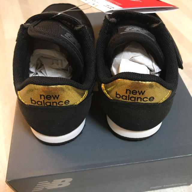 New Balance(ニューバランス)の新品未使用 ニューバランス  キッズ 15cm キッズ/ベビー/マタニティのキッズ靴/シューズ(15cm~)(スニーカー)の商品写真