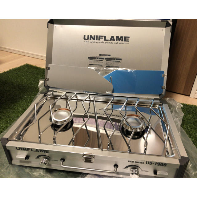 UNIFLAME(ユニフレーム)の【新品未使用】ユニフレーム ツインバーナー US-1900 ガスコンロ スポーツ/アウトドアのアウトドア(ストーブ/コンロ)の商品写真
