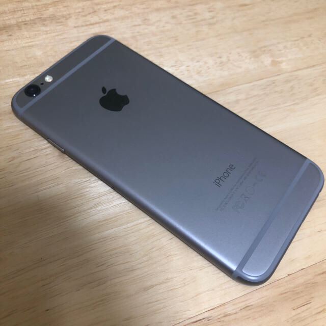 iPhone(アイフォーン)のお値下げ！☆iPhone6 シルバー 64G スマホ/家電/カメラのスマートフォン/携帯電話(スマートフォン本体)の商品写真