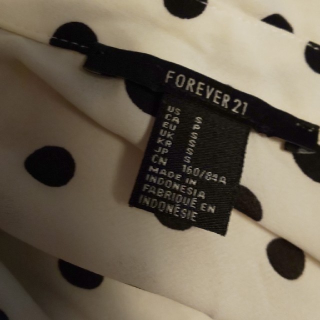 FOREVER 21(フォーエバートゥエンティーワン)のフォーエバー21ドットシャツ レディースのトップス(シャツ/ブラウス(長袖/七分))の商品写真