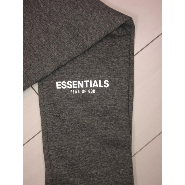 FEAR OF GOD(フィアオブゴッド)のとし　様　専用Essentials  スウェットパンツ ダークグレー XS メンズのパンツ(その他)の商品写真