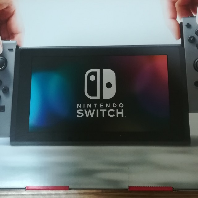 Nintendo Switch(ニンテンドースイッチ)のNintendo switch 任天堂 スイッチ 本体 グレー エンタメ/ホビーのゲームソフト/ゲーム機本体(家庭用ゲーム機本体)の商品写真