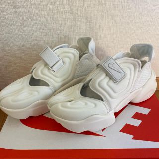 ナイキ(NIKE)のナイキ アクアリフト 24.5(サンダル)