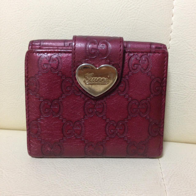 Gucci(グッチ)のGUCCI♡ハート♡赤財布 レディースのファッション小物(財布)の商品写真