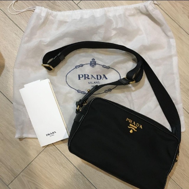 PRADA(プラダ)のお値下げ！正規品！美品 プラダ ショルダーバッグ レディースのバッグ(ショルダーバッグ)の商品写真