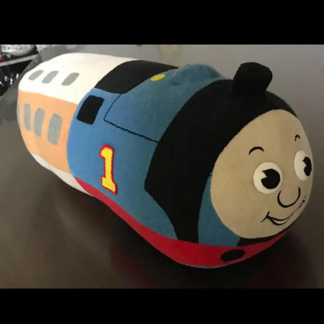 西川(ニシカワ)のトーマス 抱き枕 エンタメ/ホビーのおもちゃ/ぬいぐるみ(キャラクターグッズ)の商品写真