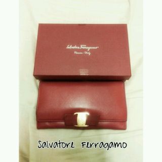 フェラガモ(Ferragamo)の♡Ferragamo 赤リボンお財布♡(財布)