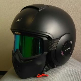 送料無料 SHARK バイクヘルメット フルフェイス ブラック ミラー