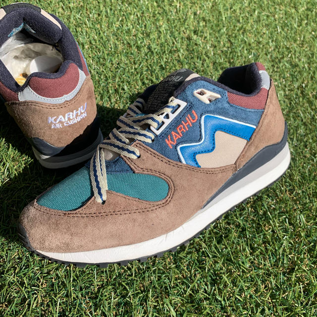 KARHU(カルフ)の美品24 KARHU カルフ シンクロンクラシック D568 レディースの靴/シューズ(スニーカー)の商品写真