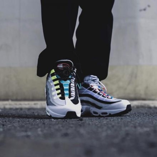 NIKE(ナイキ)のNIKE AIR MAX 95 QS GREEDY SPLIT STYLE メンズの靴/シューズ(スニーカー)の商品写真