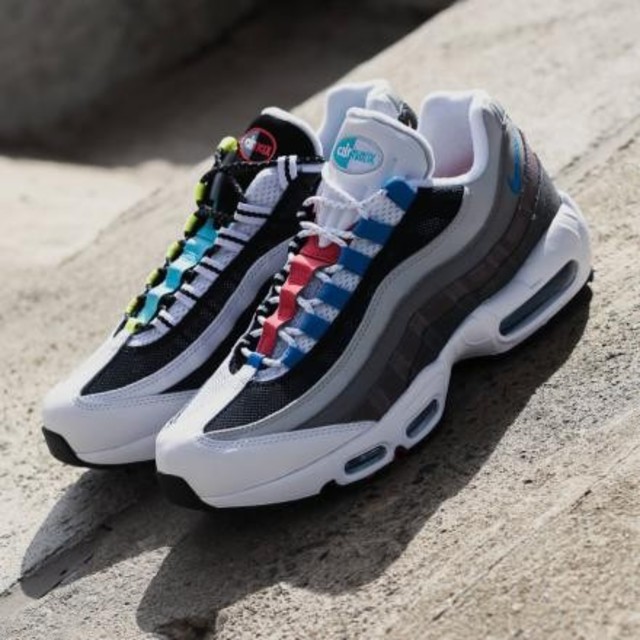 NIKE(ナイキ)のNIKE AIR MAX 95 QS GREEDY SPLIT STYLE メンズの靴/シューズ(スニーカー)の商品写真