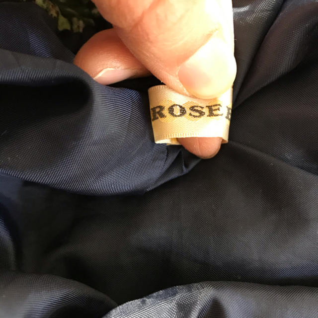 ROSE BUD(ローズバッド)のローズバット　ハワイアン柄スカート レディースのスカート(ひざ丈スカート)の商品写真