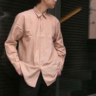 コモリ(COMOLI)のCOMOLI 18ss シャツ サンドピンク Size1(シャツ)