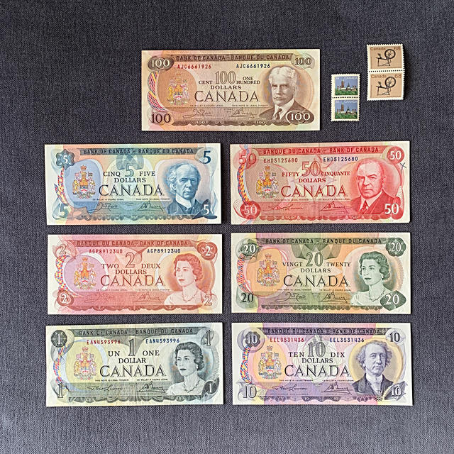 カナダドル旧紙幣 旧札 外国紙幣 海外紙幣 外貨 エリザベス女王 レアの通販 by arroba@casa's shop｜ラクマ