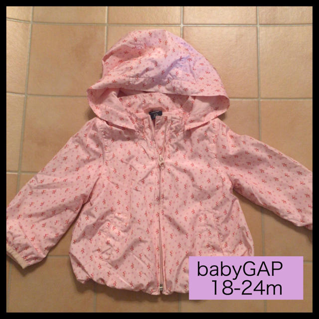 babyGAP(ベビーギャップ)のbabyGAP ウィンドブレーカー キッズ/ベビー/マタニティのキッズ服女の子用(90cm~)(ジャケット/上着)の商品写真