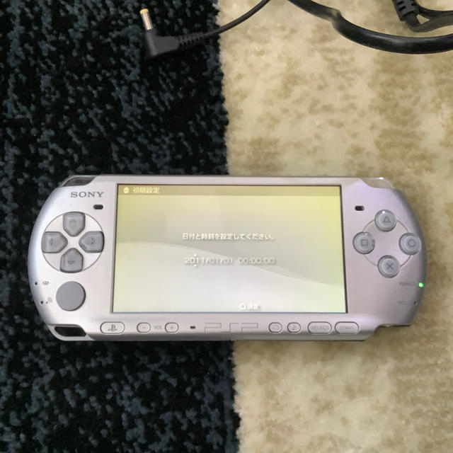 PSP-3000 シルバー　ソフト付き