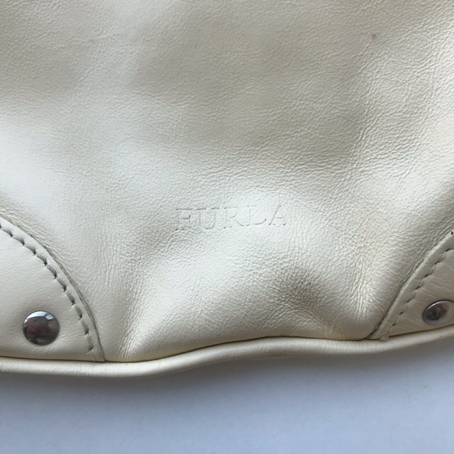 Furla(フルラ)の（連休限定値下げ‼️）Furla フルラ ショルダーバッグ 斜め掛け可 本革 レディースのバッグ(ショルダーバッグ)の商品写真