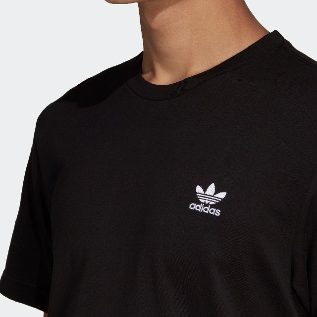 adidas(アディダス)の専用出品新品 Lサイズ Tシャツ2点 アディダスオリジナルス  
 メンズのトップス(Tシャツ/カットソー(半袖/袖なし))の商品写真