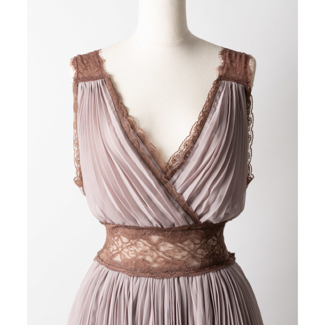 上半身はあり生地の厚さ【Belle vintage】Vintage調ボリュームプリーツドレス