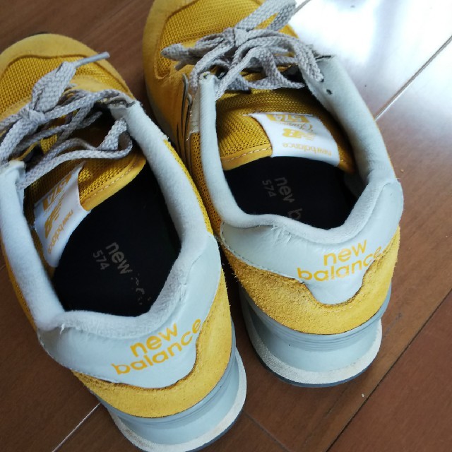New Balance(ニューバランス)の美品！ニューバランス574 イエロー レディースの靴/シューズ(スニーカー)の商品写真