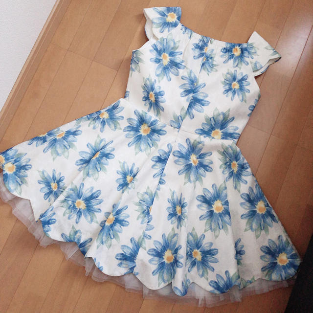 an(アン)のROBE de FLEURS＊マーガレット＊チュール＊フレア＊ドレス レディースのフォーマル/ドレス(ミニドレス)の商品写真