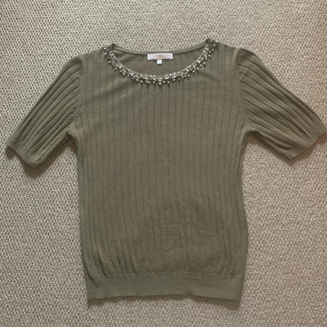 PROPORTION BODY DRESSING(プロポーションボディドレッシング)のビジュー付き　カーキー　リブニット　半袖トップス　美品 レディースのトップス(Tシャツ(半袖/袖なし))の商品写真